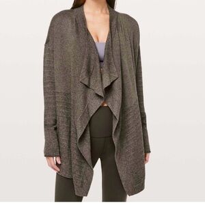 Lululemon Find Your Calm Wrap Dark Olive Carbon Dust Sz 4 EUC